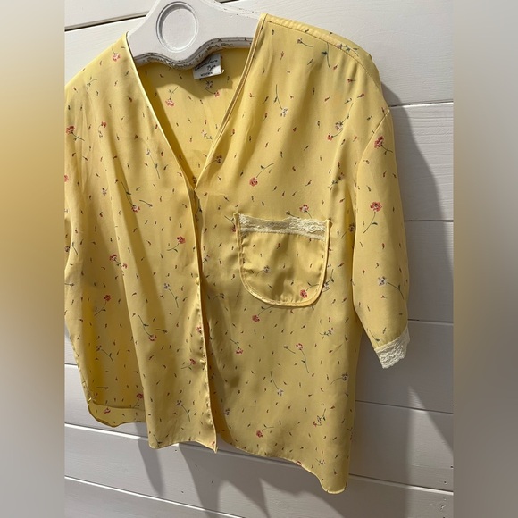 Vintage LINDA BIS – Yellow Floral Button-Front Top – Size S/P - Picture 8 of 9
